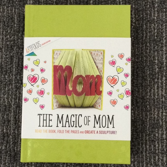 NWOT COLOR THE MAGIE OF MOM A GREAT GIFT FOR MOM😊 - Picture 1 of 4